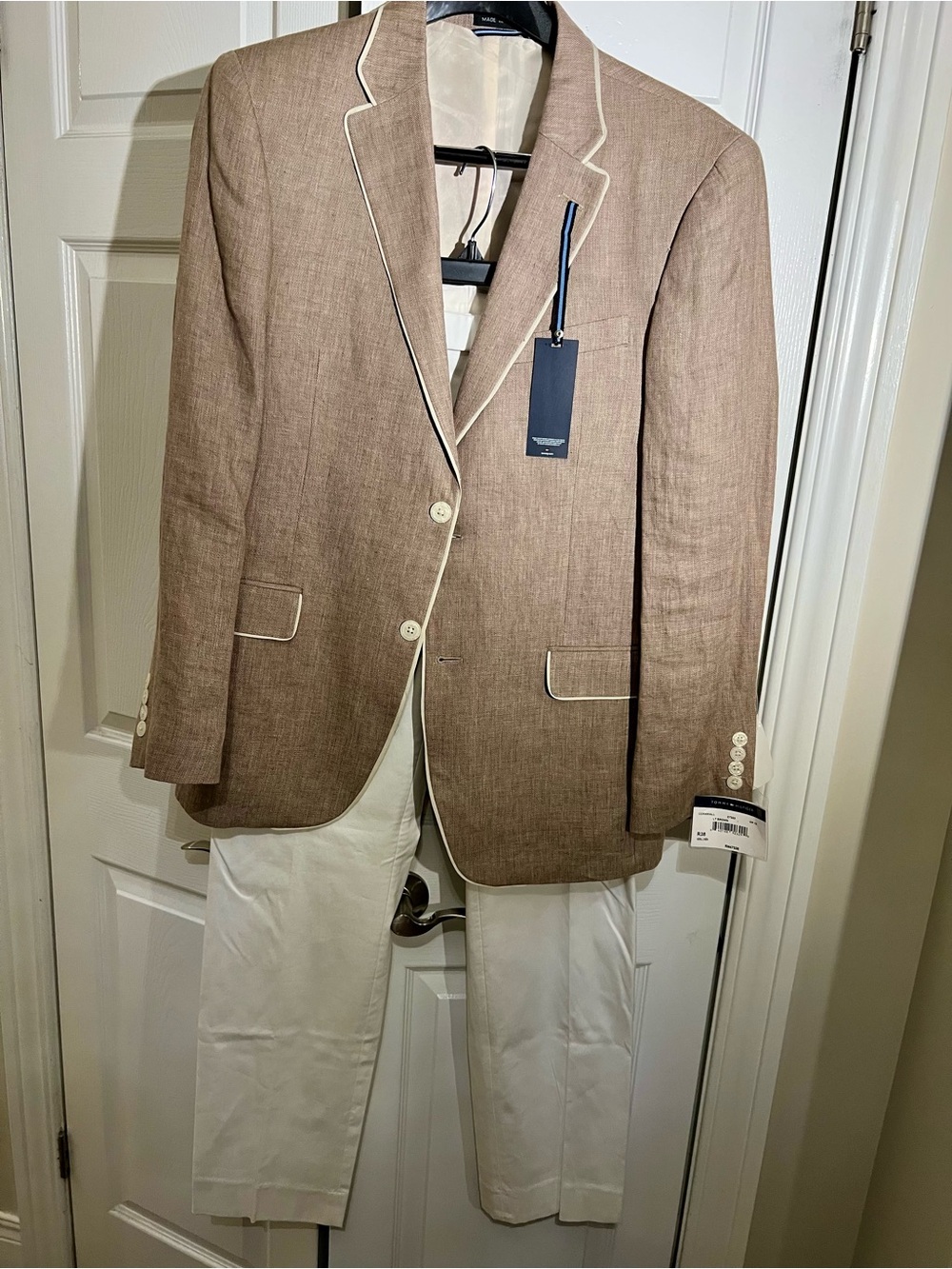 Tommy Hilfiger Brown Linen-Blend Blazer with White Trim